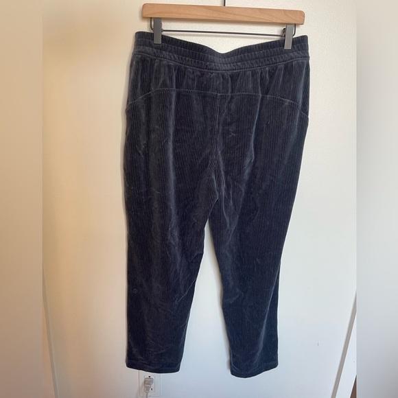 Lululemon Scuba Mid-Rise Wide-Leg Pant 7/8 Length *Velvet Cord True Navy - Picture 12 of 14